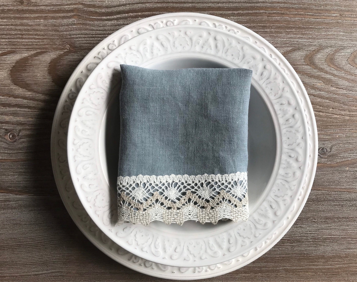 Linen napkin with lace. Assorted colors