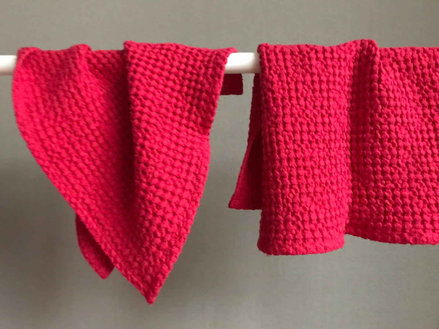 Fingertip linen waffle towel. Small face towel. Red