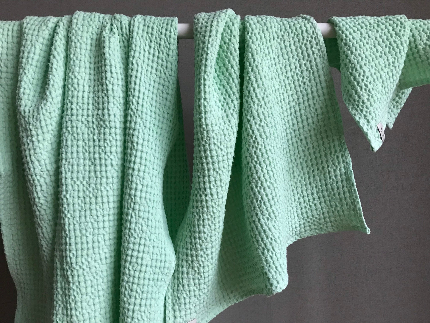 Waffle weave linen bath or hand towel in different sizes. Mint