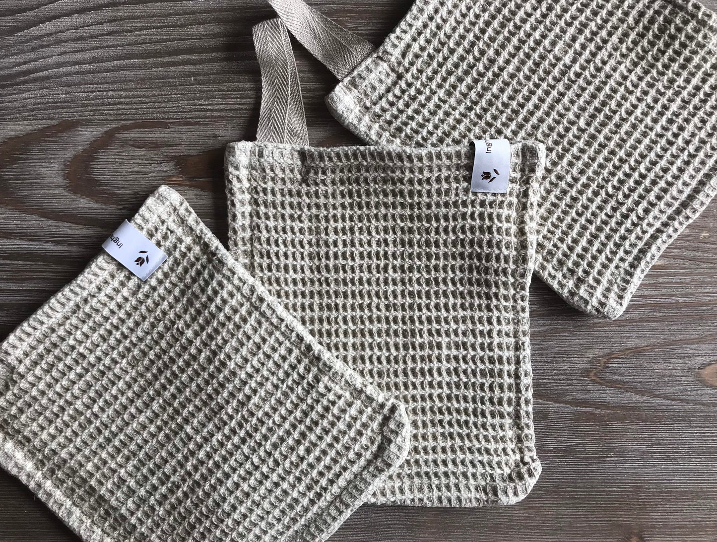 Body wash cloth made from waffle natural linen fabric