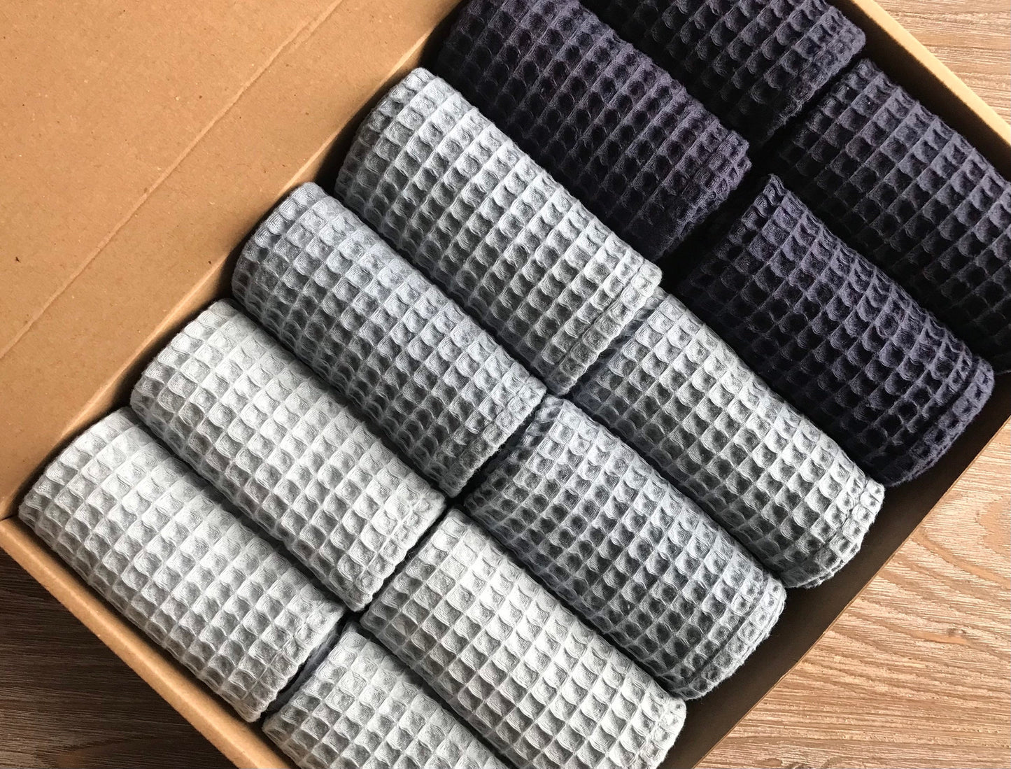 Set of 12 fingertip towels. Waffle cotton towels. Blue.