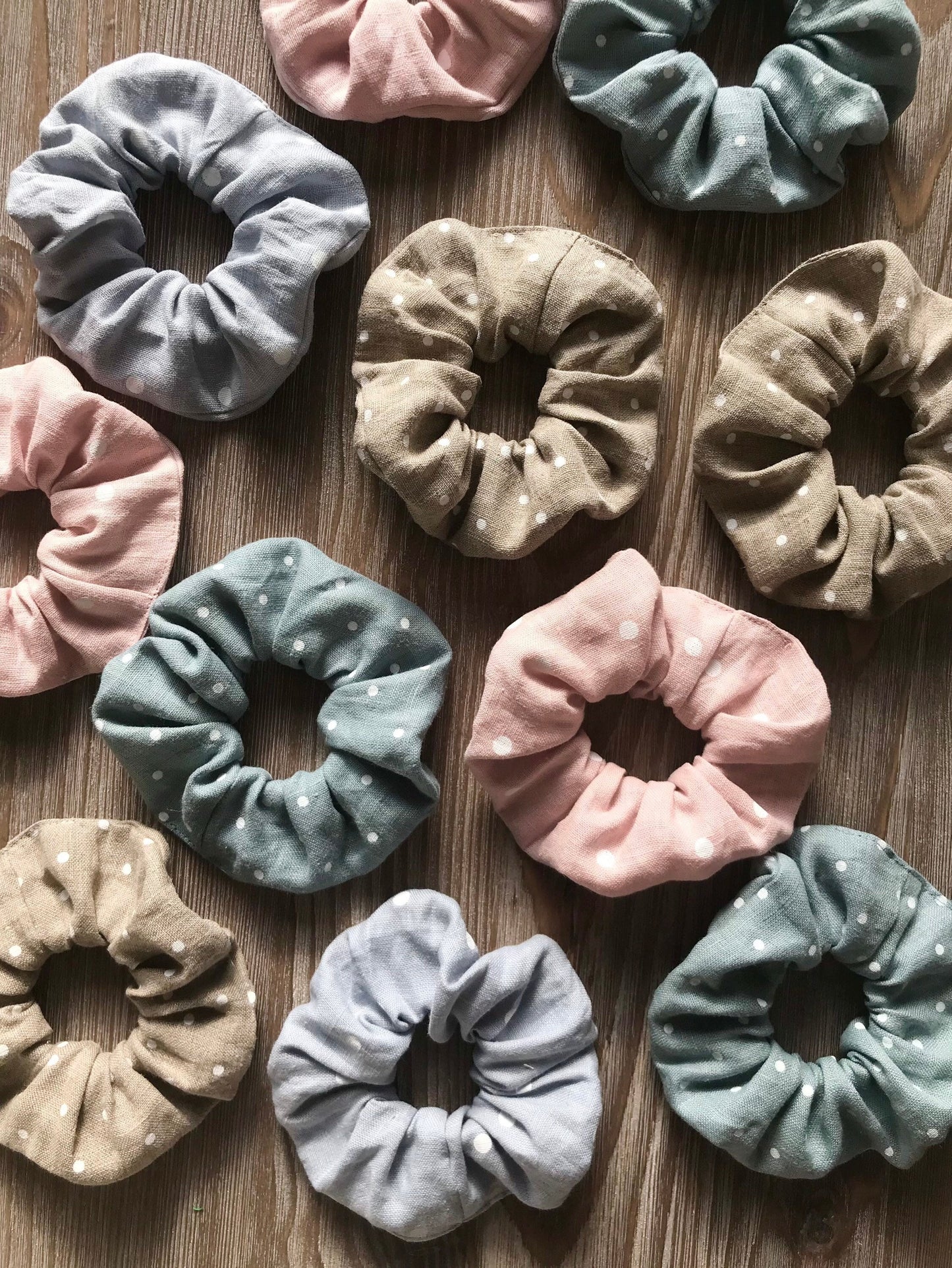 Linen hair scrunchie with polka dots. Assorted colors