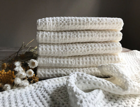 Bath waffle weave towel. Linen cotton blend. White.