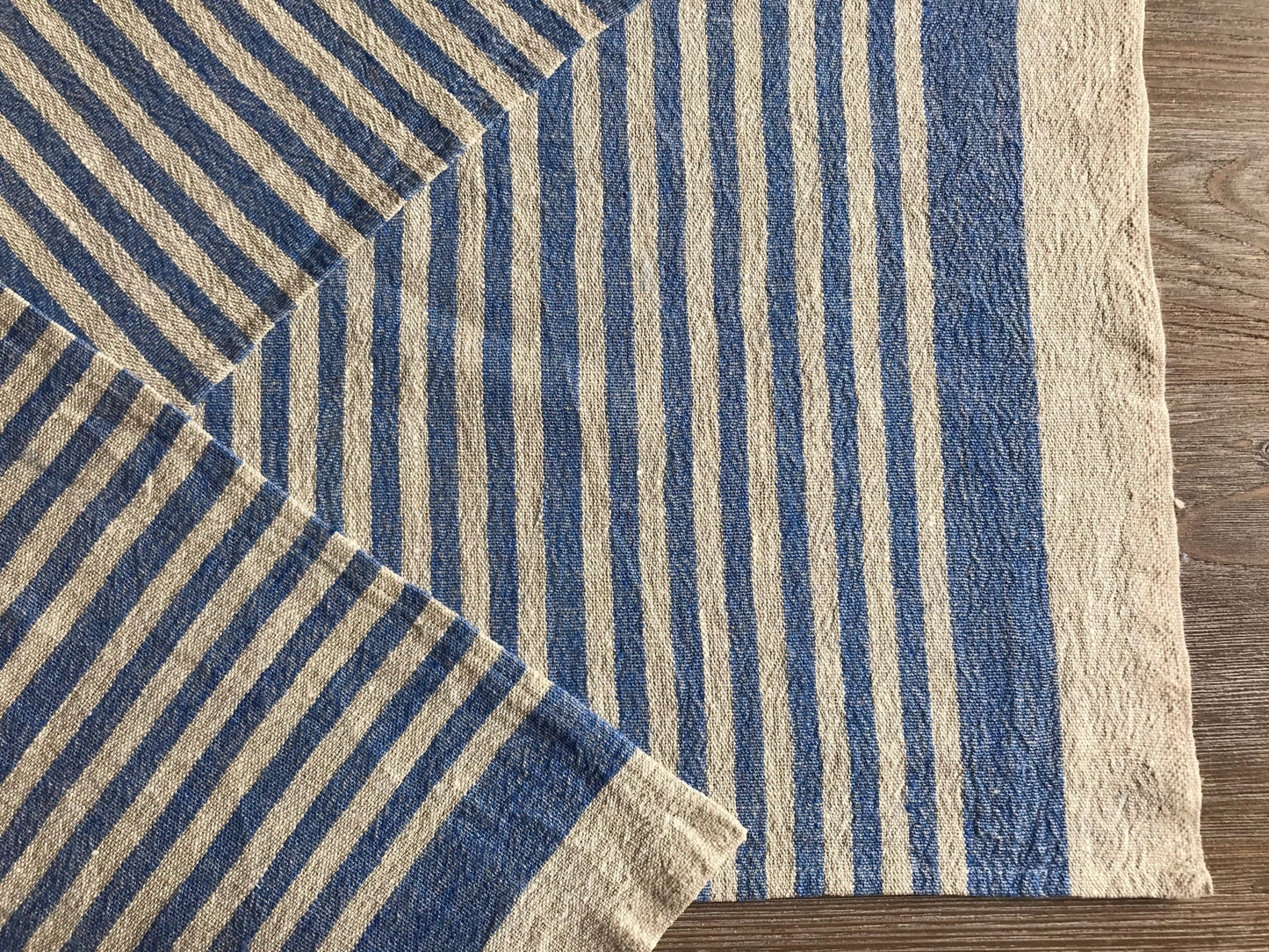 Linen place mat with blue stripes