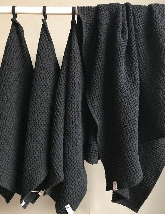Linen waffle weave bath hand towel in different sizes. Black.