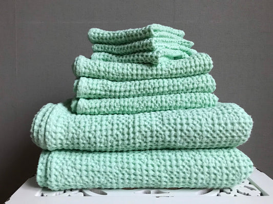 Waffle weave linen bath or hand towel in different sizes. Mint