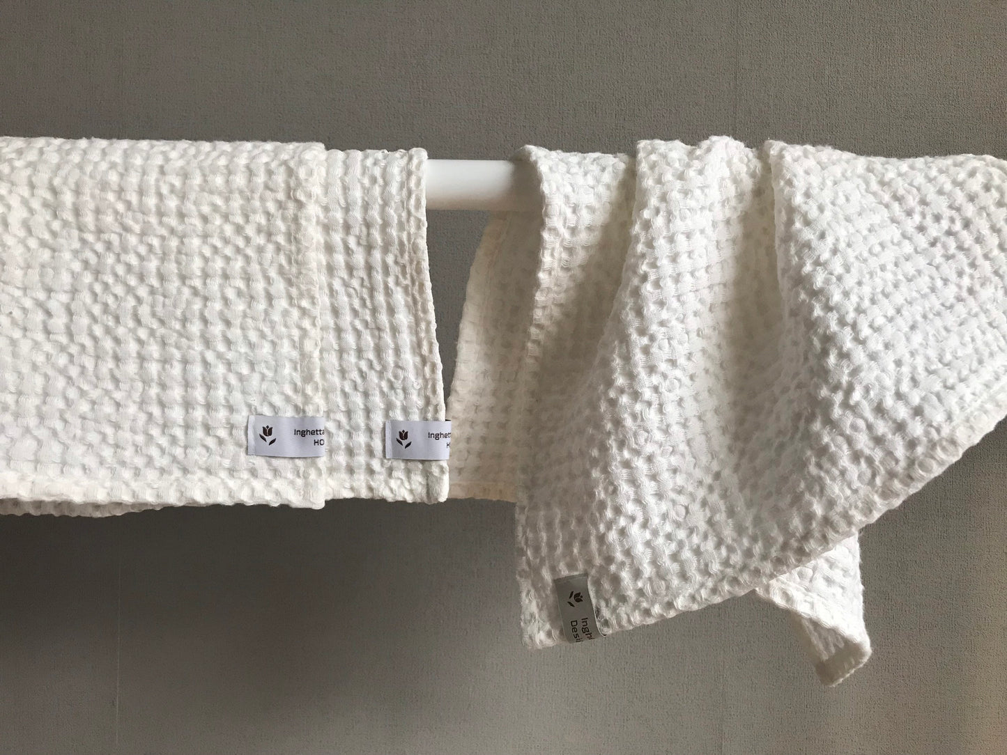 Fingertip waffle linen towels. Linen cotton blend. White.