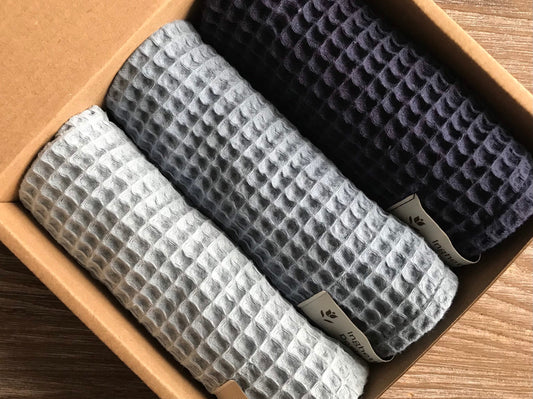 Set of 3 cotton fingertip towels. Waffle towels. Blue.