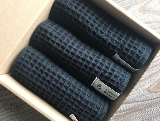 Set of 3 cotton fingertip towels. Waffle weave. Charcoal black